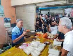 Ganjar Pranowo Dengarkan Curhatan Pedagang di Pasar Baru Balikpapan