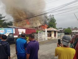 Breaking News! Kebakaran Hanguskan Tiga Rumah di Balikpapan