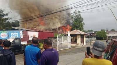 Breaking News! Kebakaran Hanguskan Tiga Rumah di Balikpapan