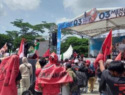 Sat Set, Ganjar Pranowo Kampanye di Kaltim, Dihibur Band Tipe-X