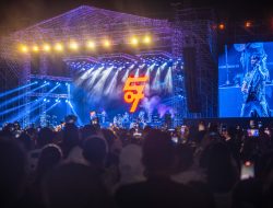 Sheila On 7 Tampil Memukau, Ribuan Penggemar Larut dalam “Konser Tunggu Aku di Samarinda”