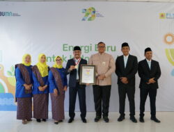 PLN Nusa Daya Diganjar Rekor MURI Setelah Berhasil Kelola Pembangkit Listrik Hibrida Pertama di Indonesia