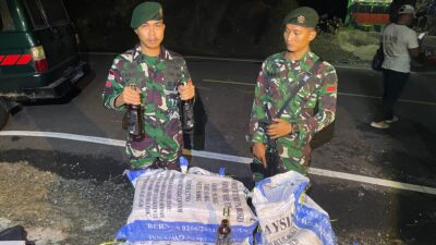 Lagi, Satgas Pamtas Yonarmed 11 Kostrad Sita Ratusan Botol Miras Ilegal di Perbatasan RI-Malaysia