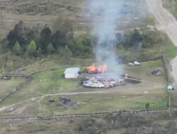 KKB Serang Warga dan Bakar Kantor Desa hingga Sekolah di Kabupaten Puncak, Dipicu Kasus Perselingkuhan