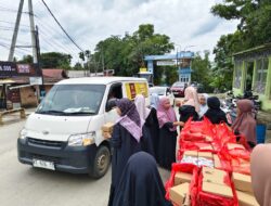 Jadi Tradisi Ramadan, Arisan PKK dan Dasawisma RT 14 Kariangau Berbagi Ratusan Takjil Gratis untuk Masyarakat