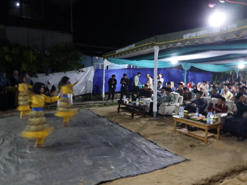 Sekda Kukar, H. Sunggono, secara resmi membuka Festival Ramadan ke-5 Kelurahan Maluhu di Masjid Al Hijrah, Kecamatan Tenggarong, Kamis (6/3/2025) malam.