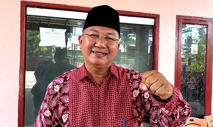 Camat Marangkayu, Ambo Dalle.