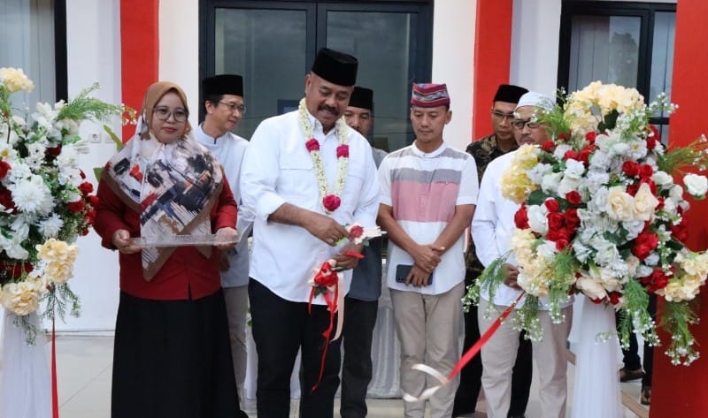 Desa Loa Raya kini resmi memiliki kantor desa baru yang megah dan representatif.