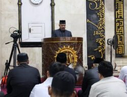 Suasana Haru Salat Idulfitri, Edi Damansyah Berpamitan ke Warga