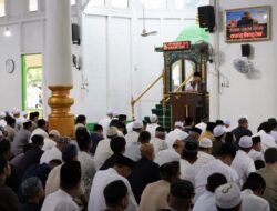Rayakan Idulfitri, Sekda Kukar: Kemenangan Ramadan Harus Lahirkan Kepedulian