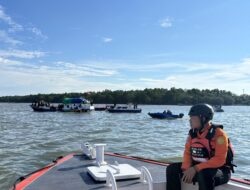 KMP Muchlisa Tenggelam di Teluk Balikpapan, Tim SAR Lakukan Evakuasi dan Pencarian Korban
