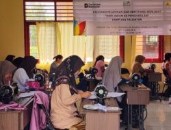 PLN UPP KLT 3 Berdayakan Perempuan Berau Lewat Program Menjahit Bersertifikat