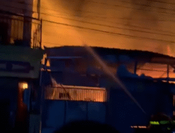 Kebakaran Hanguskan 3 Rumah dan Toko ATK di Graha Indah, Balikpapan Utara