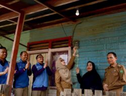 PLN UIP KLT Nyalakan Harapan Baru bagi Warga Limunjan