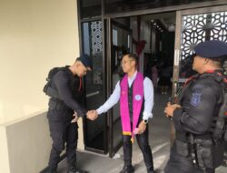 Hadir di Sekitar Gereja, Brimob Kaltim Jaga Kondusivitas Ibadah Minggu