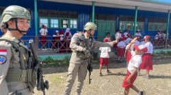 Sentuh Anak-anak Papua, Satgas Damai Cartenz Andalkan Pendekatan Humanis