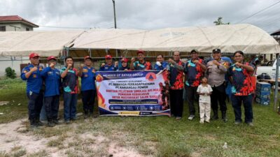 BPBD Balikpapan dan Bayan Group Latih Warga Kariangau Hadapi Kebakaran Sejak Dini