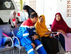 Sejenak Tinggalkan Rutinitas, Pertamina RU V Balikpapan Berbagi Kehangatan di Panti Jompo