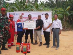 Permukiman Padat dan Akses Sempit, Pertamina Patra Niaga Latih Warga Batu Ampar Hadapi Kebakaran